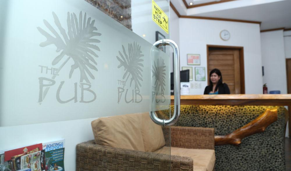 The Pub Hotel Olongapo Buitenkant foto