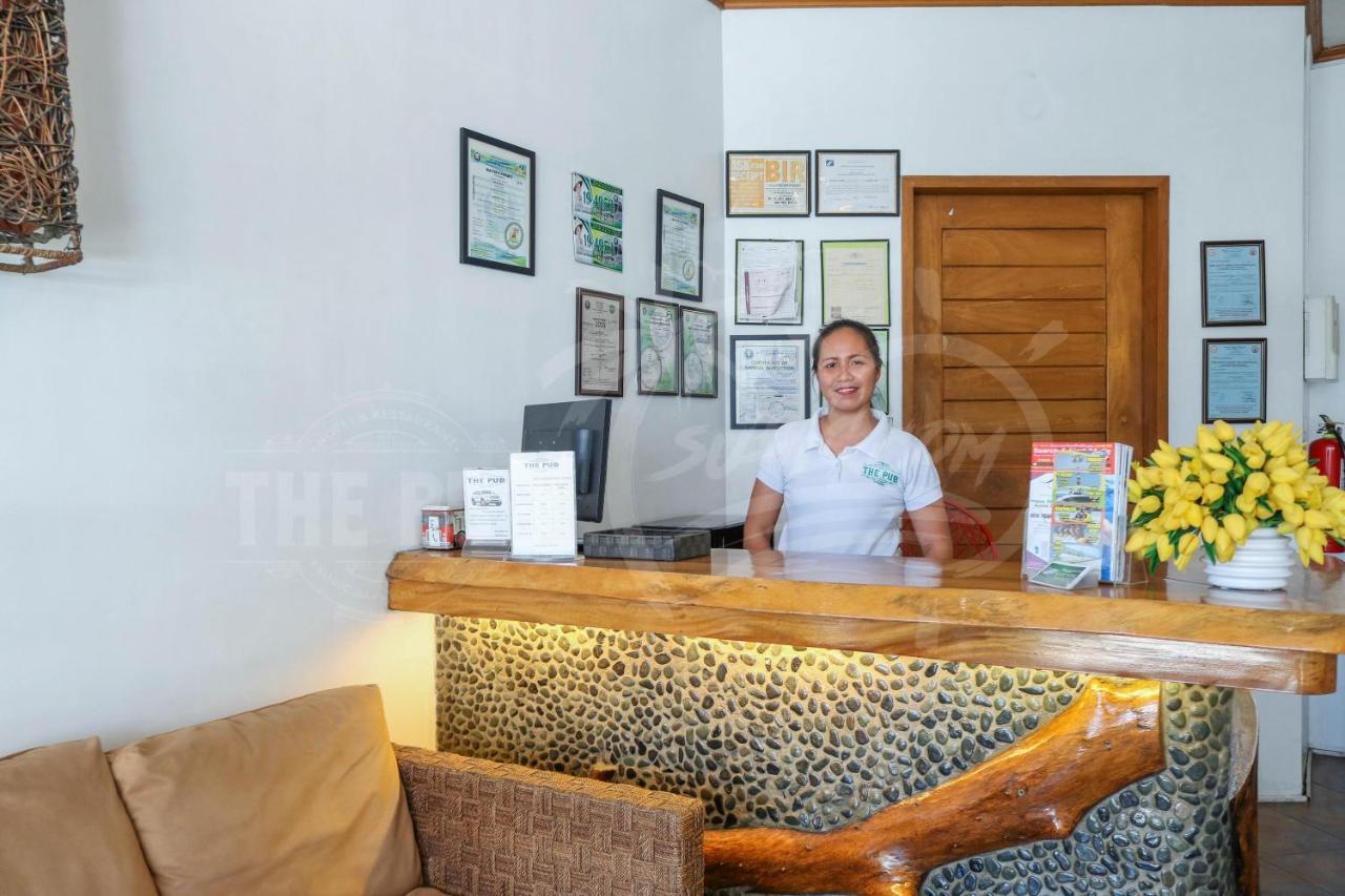 The Pub Hotel Olongapo Buitenkant foto